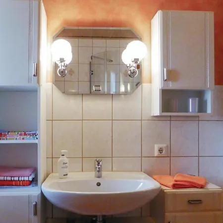 1 Bedroom Cozy In * Trieb